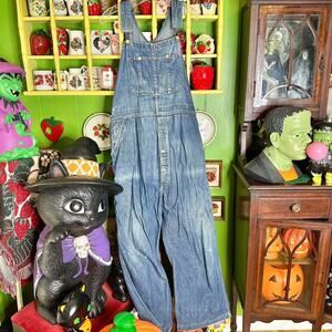 Vintage distressed grunge1960s union